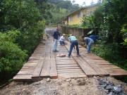 Nova_ponte_foi_construida_no_Bairro_Panela